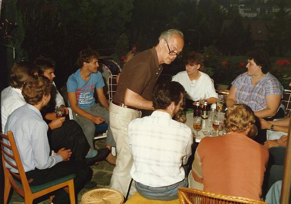 Geburtstagsfeier von Opa (Friday, 01. August 1986) Die Geburtstagsfeier von Opa mit der Blasmusik und den Lehrern.