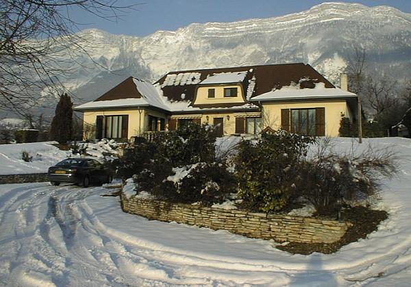 20000128_maison Zwei Photos von Wolfgang und Claudia und dann weiter nach Sant Ismier im Schnee