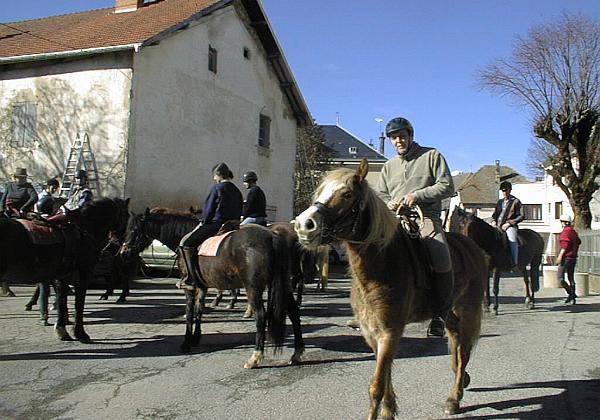 Trieve II (Sunday, 04. February 2001) On provite du gite pour faire une balade a cheval.