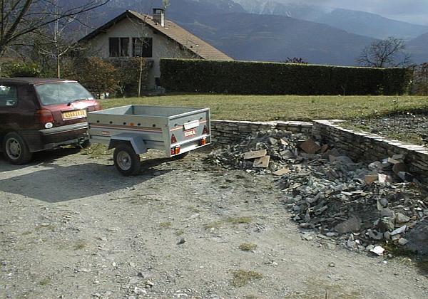 Arbeiten im Haus (Saturday, 24. February 2001) Es bleibt noch jede Menge Abfall übrig