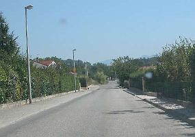 way11 Continue le Chemin de Champgros jusqu'au c'est plus possible Weiter auf dem Chemin de Champgros bis zu den Einfahrt verboten Zeichen Follow the Chemin de...
