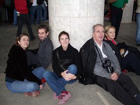 20041031_aniv_021 Il pleut pendant la visite du parc Güell - comme d'habitude