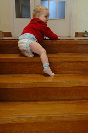 Rückwärts die Treppe runter