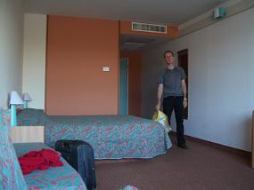 Hotel Ibis 120 Euros including a 20 Euro breakfast is too much
