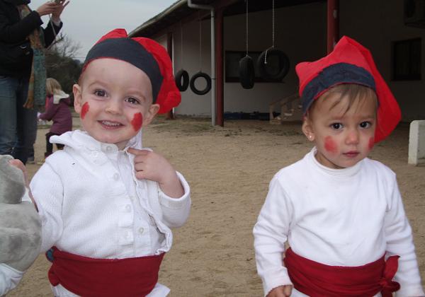Faschings im Kindergarten (Friday, 01. February 2008) Fasching im Kindergarten und das erste Abschiedsessen für Pete Freitag Mittag mit den Kollegen.