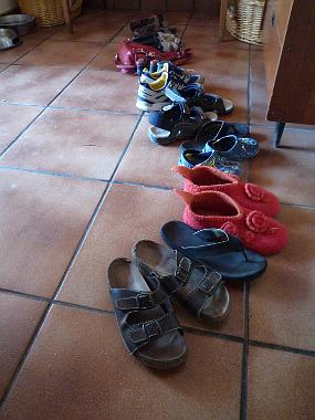 David range les chaussures