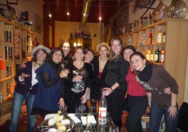 L'anniversaire de Sophie (Friday, 22. January 2010) Anne-Cécile sort pour une soirée filles pour fêter l'anniversaire de Sophie