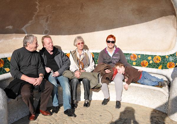20110107_guell Touristentätigkeiten mit Albrecht und Frank. Fast 20 Grad heute in Barcelona.