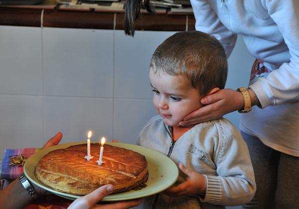 Anniversaire de Tom (Sunday, 16. January 2011) Comme je suis pas à la maison la semaine prochaine, on fête l'anniversaire de Tom déjà aujourd'hui.