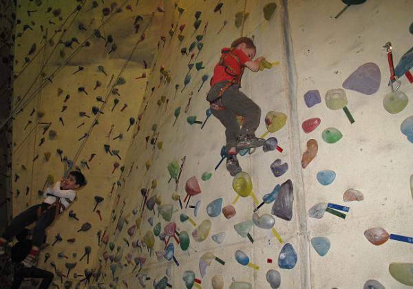 Tomas (Saturday, 19. February 2011) David is invited at Tomas's birthday party. They go indoor climbing