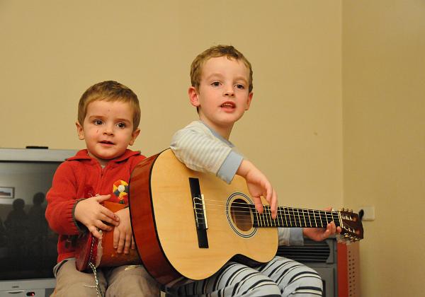 Musikanten (Tuesday, 10. January 2012) David und Tom machen Musik