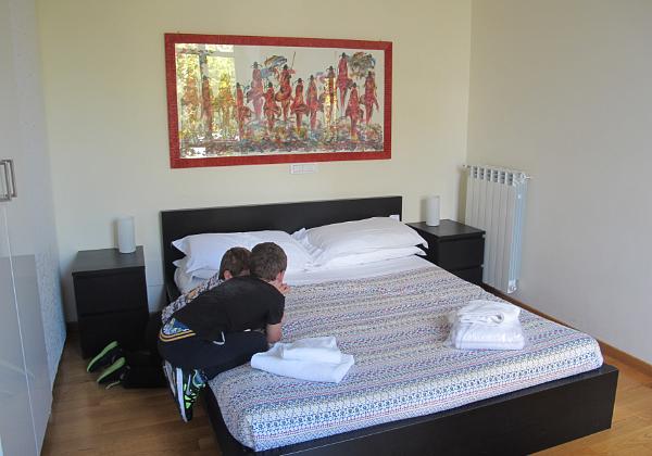 Rome I (Monday, 19. October 2015) Our first day in Rome. Nice appartment in the middle of Rome.