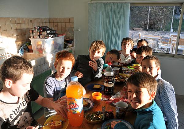 Anniv de Tom (Saturday, 21. January 2017) Tom fete avec ses copains