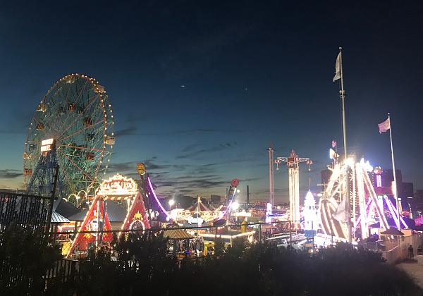 NY - Coney Island (Friday, 20. July 2018) Coney Island is not so bad. No queues, relatively cheap (130$ for both) and a nice atmosphere.